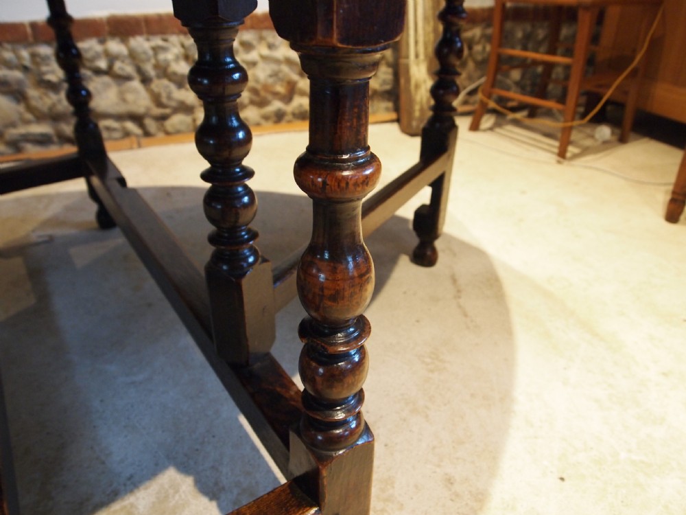 Table dining Outstanding Charles II Oak gateleg seats 8 c1680 View XI