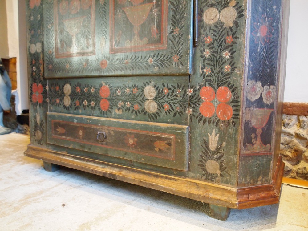 Cupboard pantry or wardrobe European large original paint c1850 View XIII