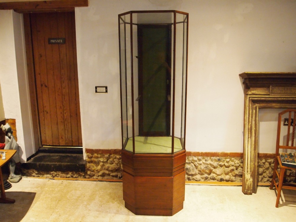 Display cabinet rare Art Deco Walnut c1930 View IX