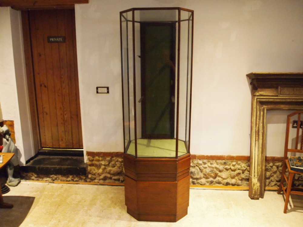 Display cabinet rare Art Deco Walnut c1930 View XIII