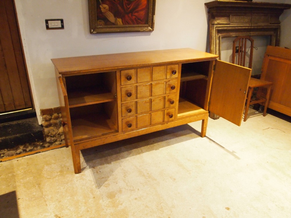 Sideboard dresser Oak Gordon Russell c1940 View V