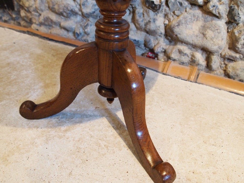 Table rare Burr Elm tilt top wine hall lamp c1850 View IV