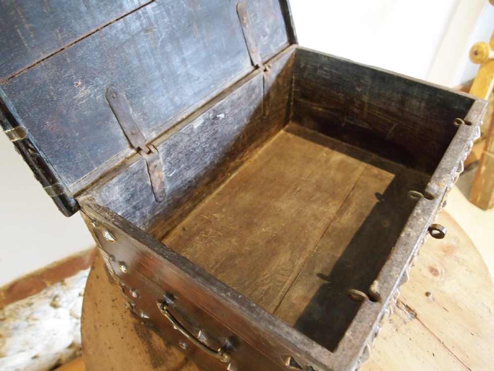 Chest rare small 18th century Zanzibar marriage chest c1740 View IV