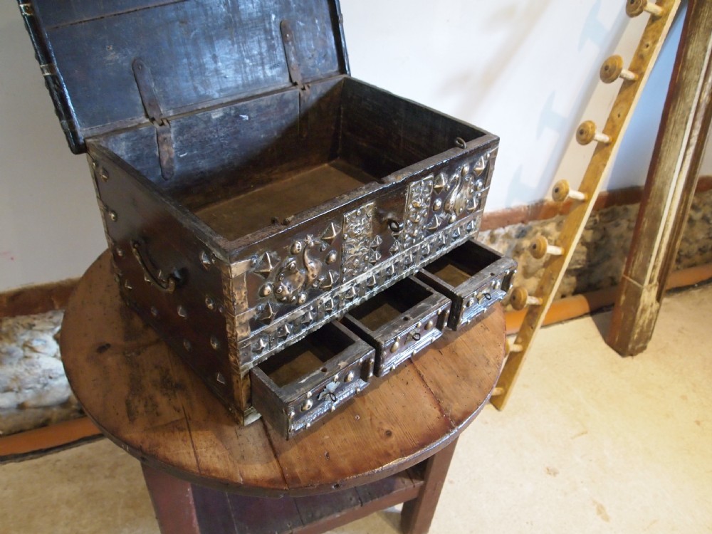 Chest rare small 18th century Zanzibar marriage chest c1740 View VI