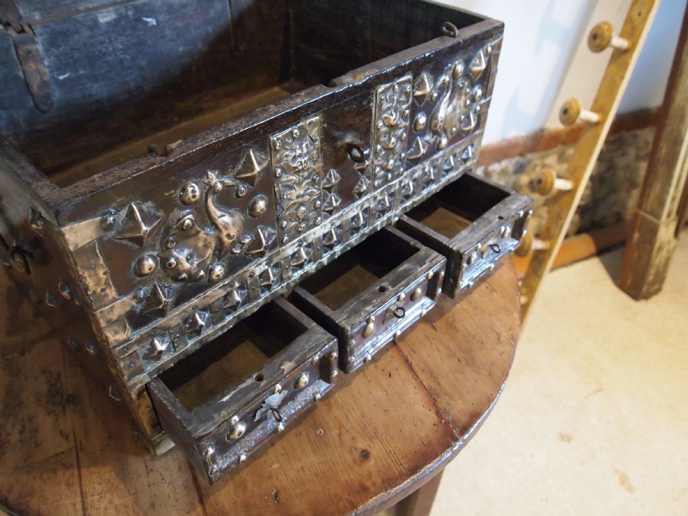 Chest rare small 18th century Zanzibar marriage chest c1740 View IX