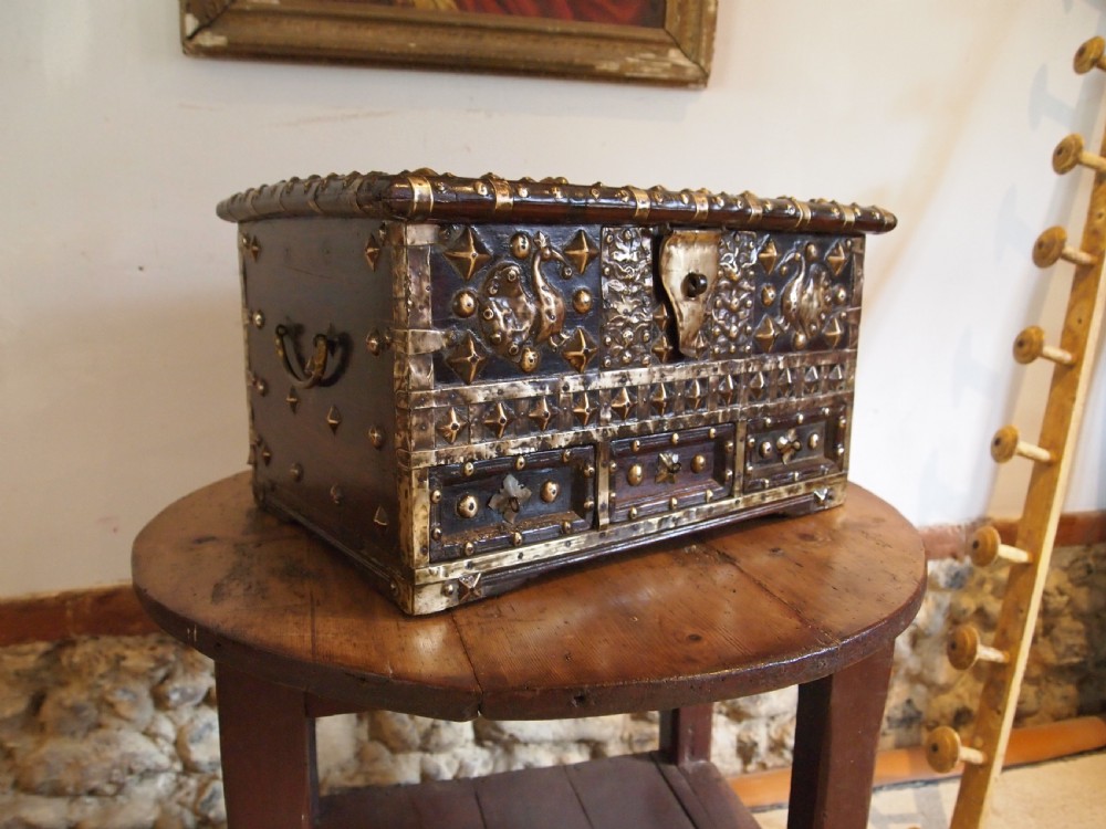 Chest rare small 18th century Zanzibar marriage chest c1740 View X