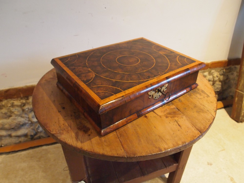Box Rare 17th Century lace box Olive Oyster veneered c1690