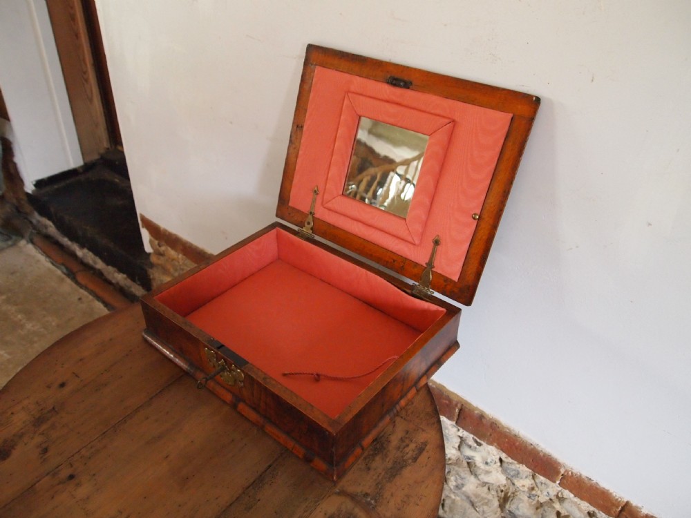Box Rare 17th Century lace box Olive Oyster veneered c1690 View VIII