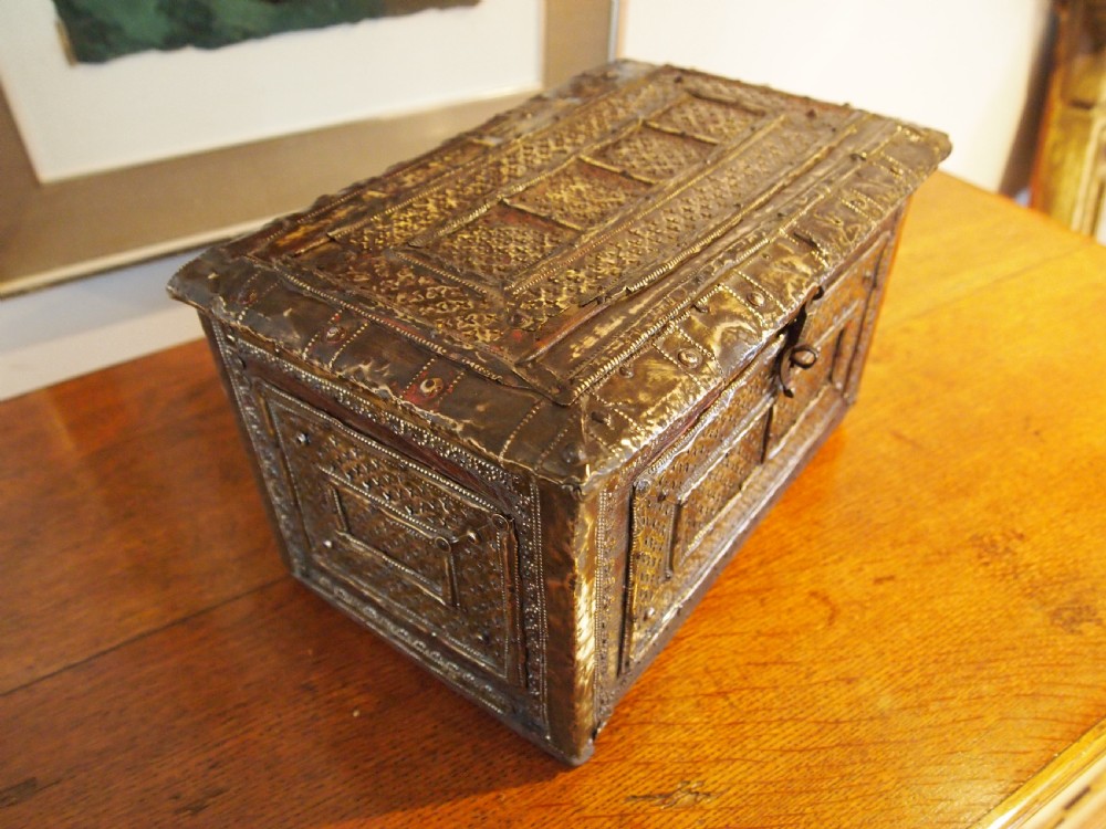 Chest rare 19th century Rhajasthani jewellery casket c1880 View VII