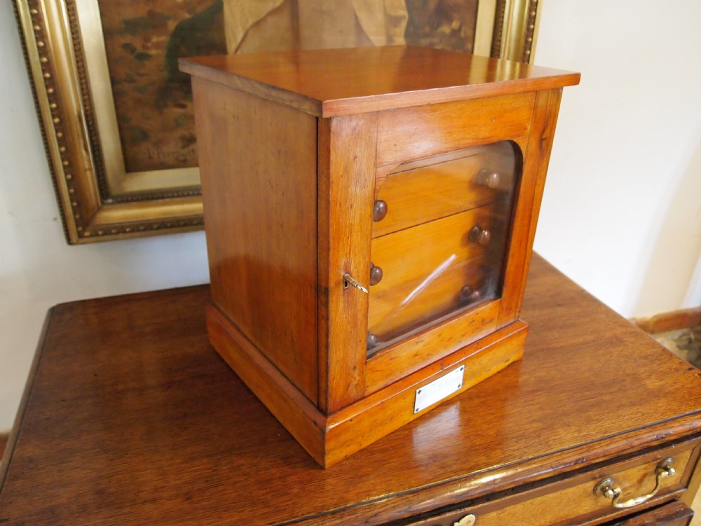 Collectors chest of drawers fine Victorian Walnut c1900 View IV