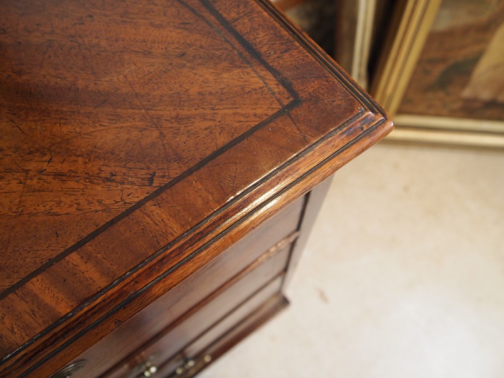Chest of drawers stunning George III Mahogany c1780 View III