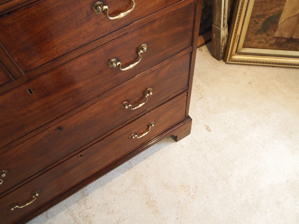 Chest of drawers stunning George III Mahogany c1780 View XIII