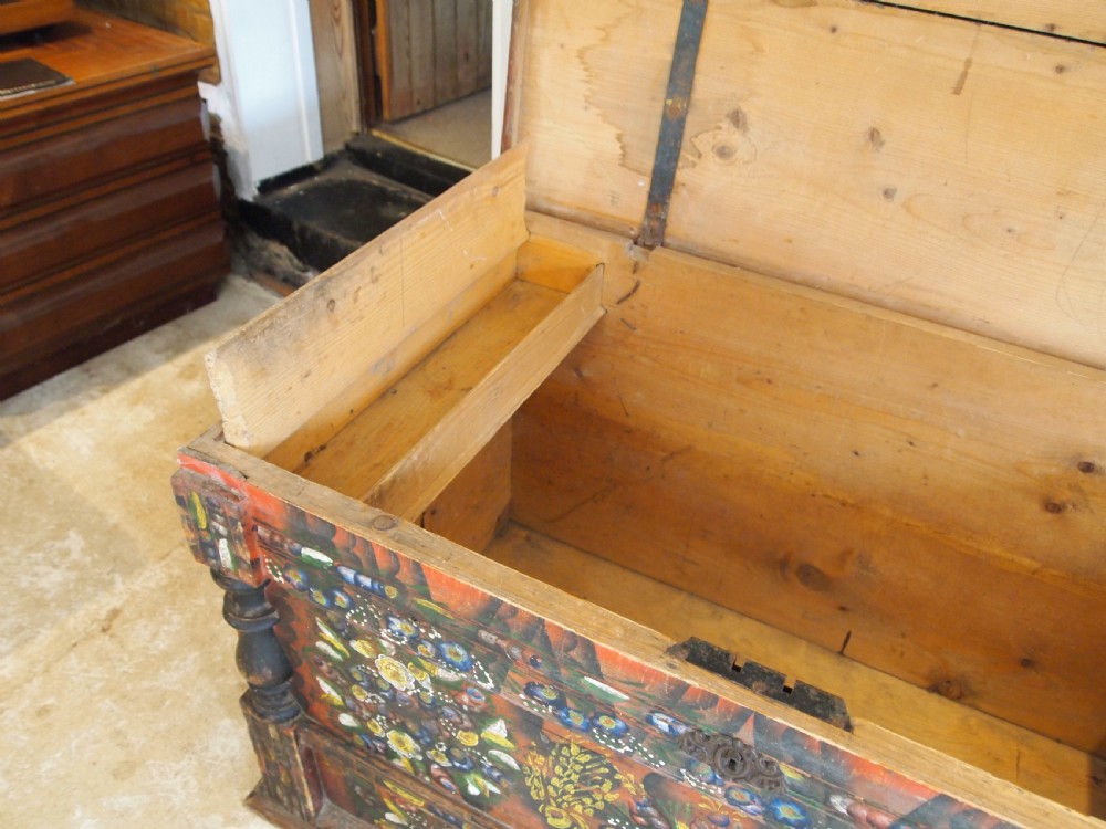 Box chest coffer superb painted Pine Norwegian dated 1912 View II