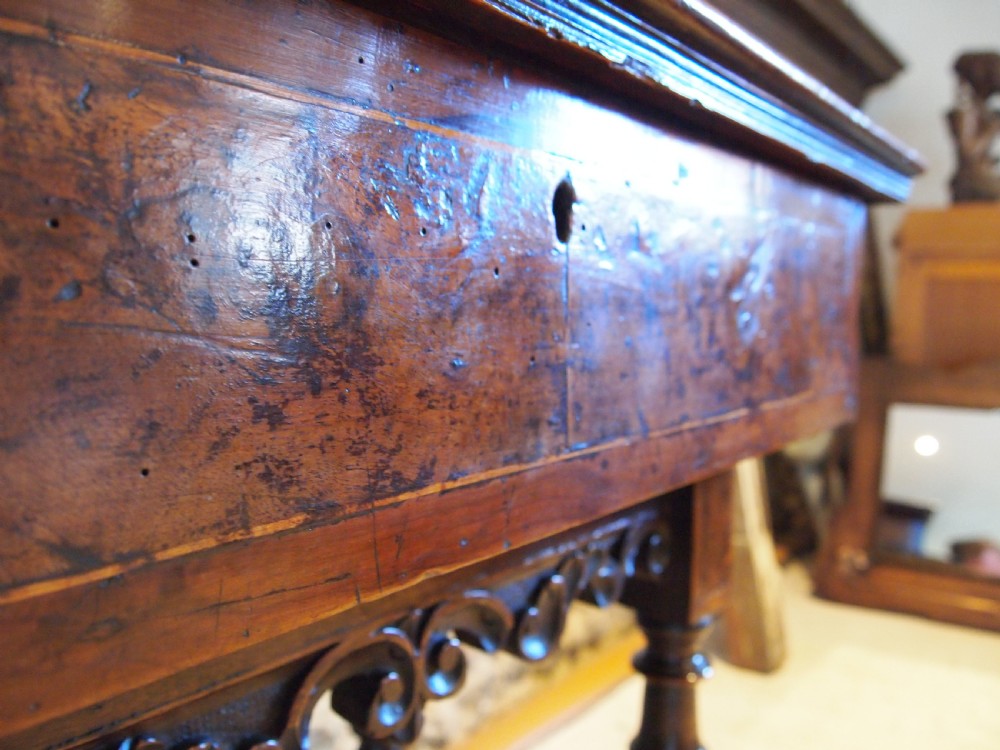 Rare 17th Century Spanish writing table side hall console Walnut c1680 View III