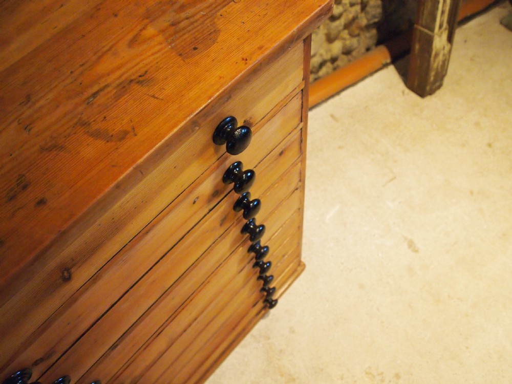 Chest of drawers Victorian collectors Pine c1880 View III