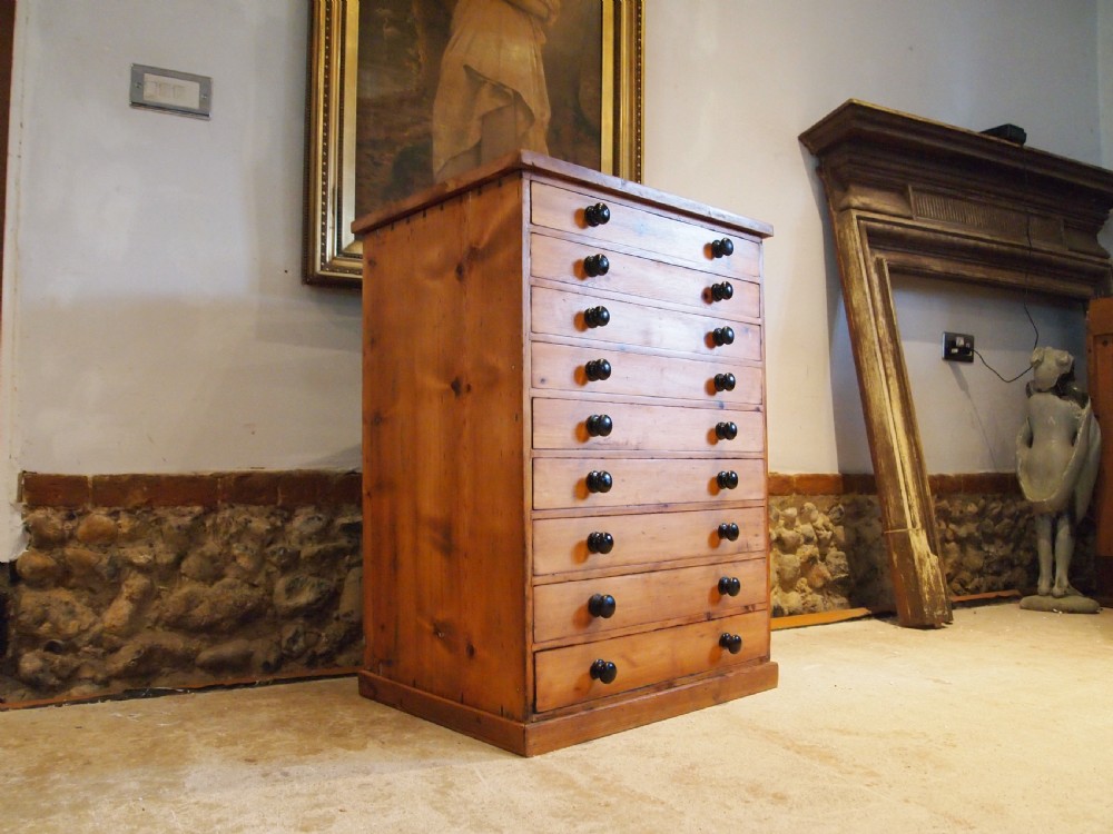 Chest of drawers Victorian collectors Pine c1880 View VIII