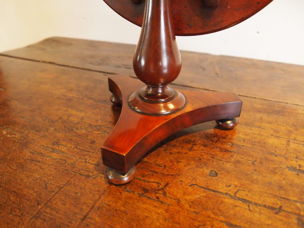 Table rare miniature Victorian tilt top breakfast table Flame Mahogany c1840 View X