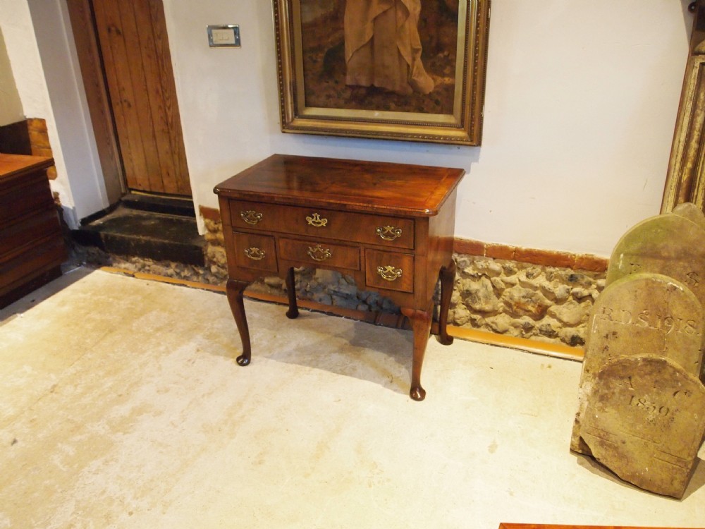Table lowboy fine George II Walnut original brasses c1740