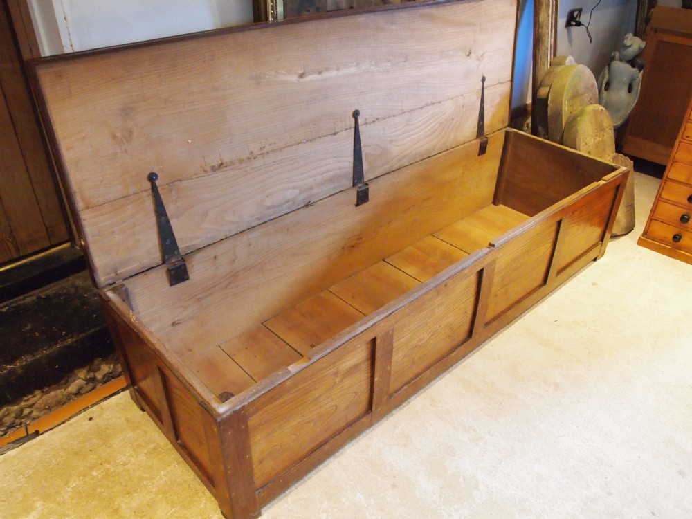 Bench shoebox chest solid Elm George IV c1820 View II