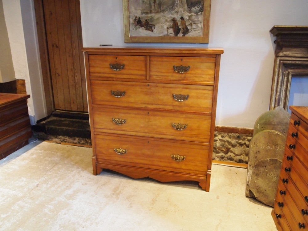 Chest of drawers Arts and Crafts Walnut c1900