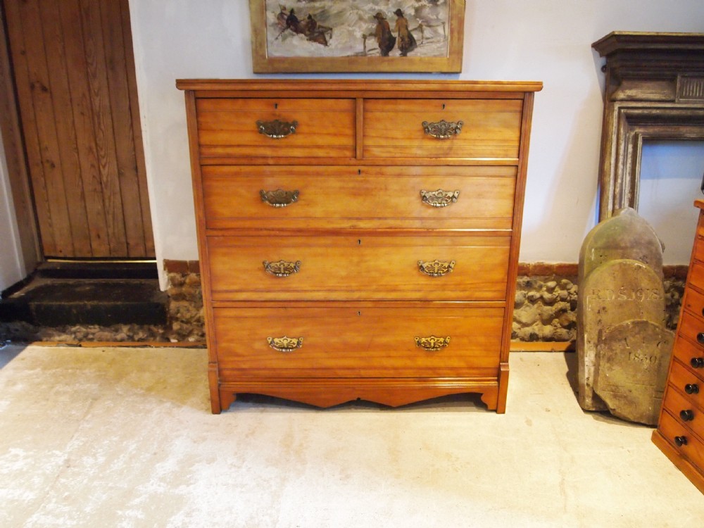 Chest of drawers Arts and Crafts Walnut c1900 View VI