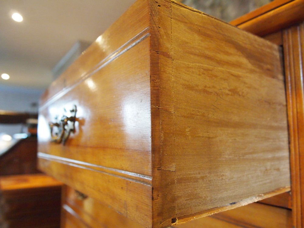 Chest of drawers Arts and Crafts Walnut c1900 View VII