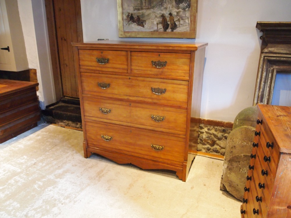Chest of drawers Arts and Crafts Walnut c1900 View X