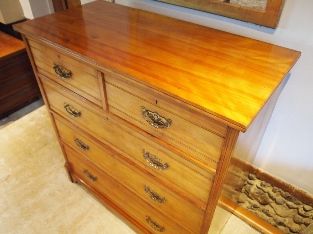 Chest of drawers Arts and Crafts Walnut c1900 View XI