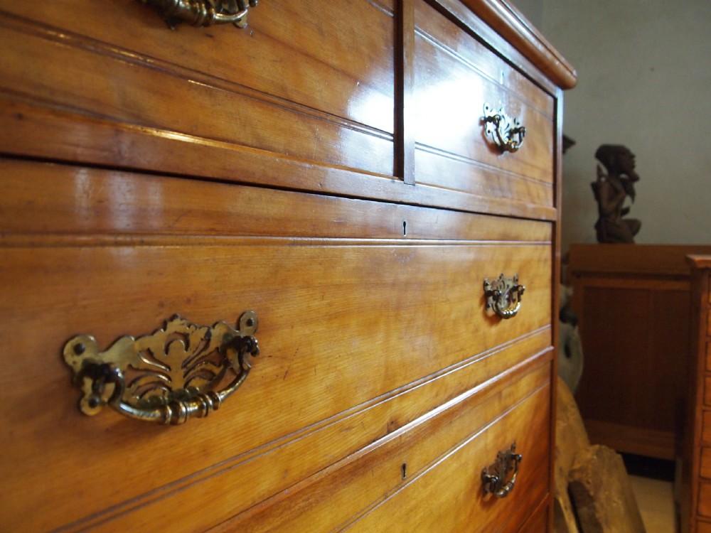 Chest of drawers Arts and Crafts Walnut c1900 View XIV