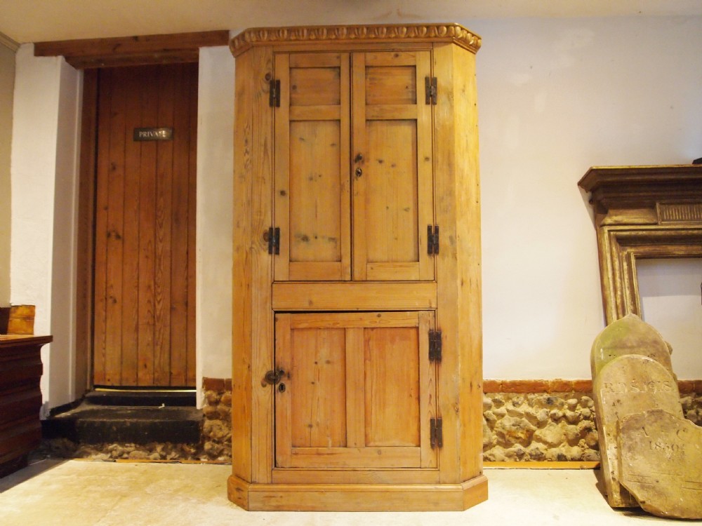 Cupboard stunning George III Pine corner cabinet c1790 View XI