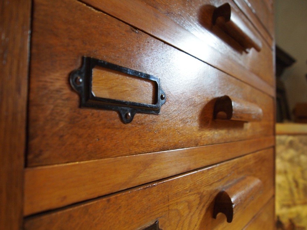 Collectors chest of drawers Heals style rare graduated Oak c1930 View II