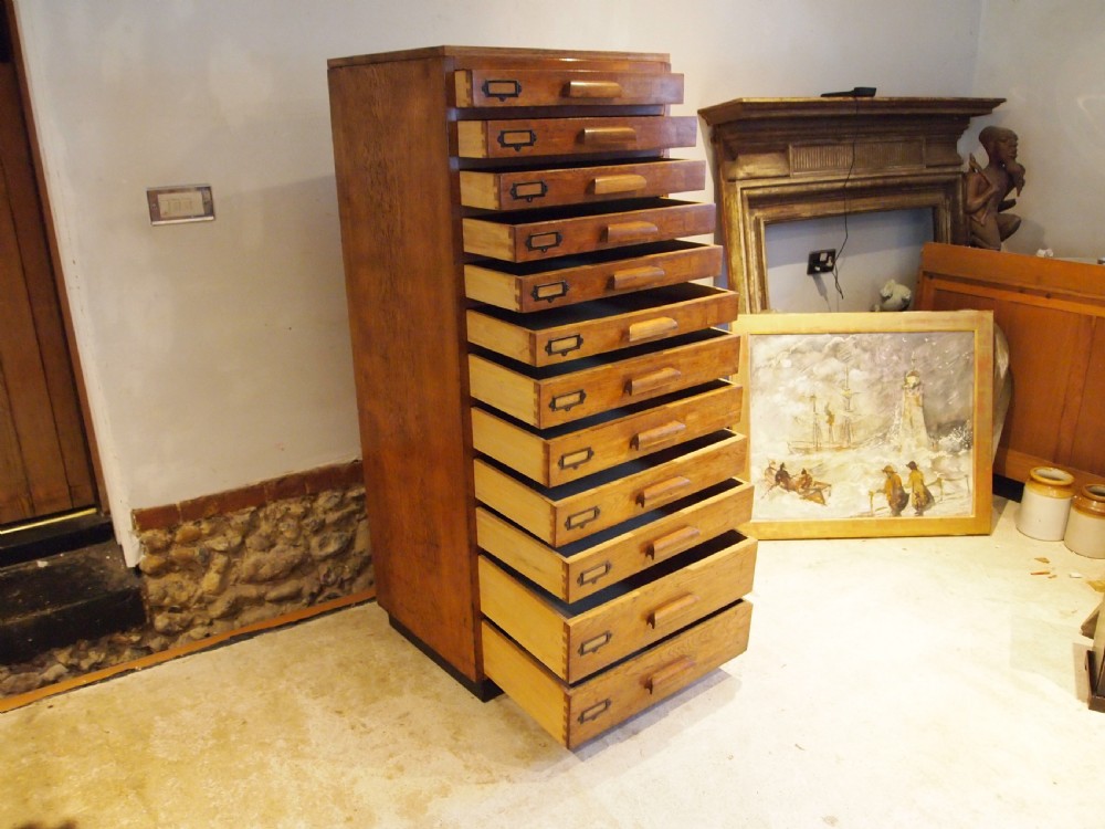 Collectors chest of drawers Heals style rare graduated Oak c1930 View V