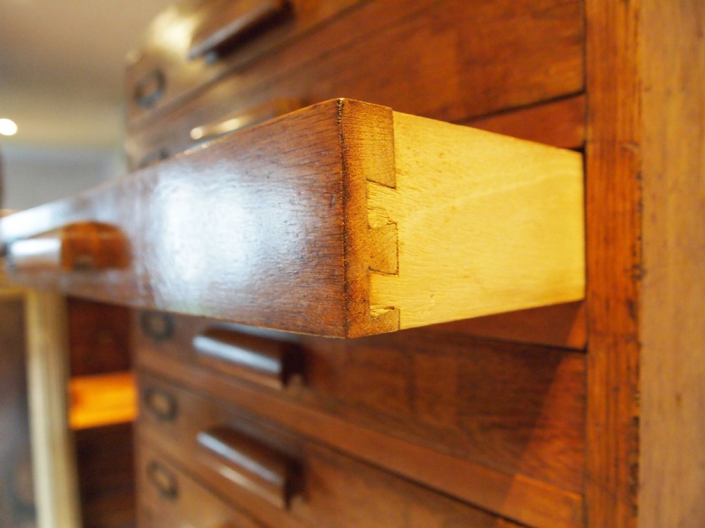 Collectors chest of drawers Heals style rare graduated Oak c1930 View VII