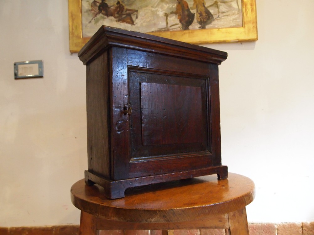 Cupboard spice cabinet George I Oak c1720