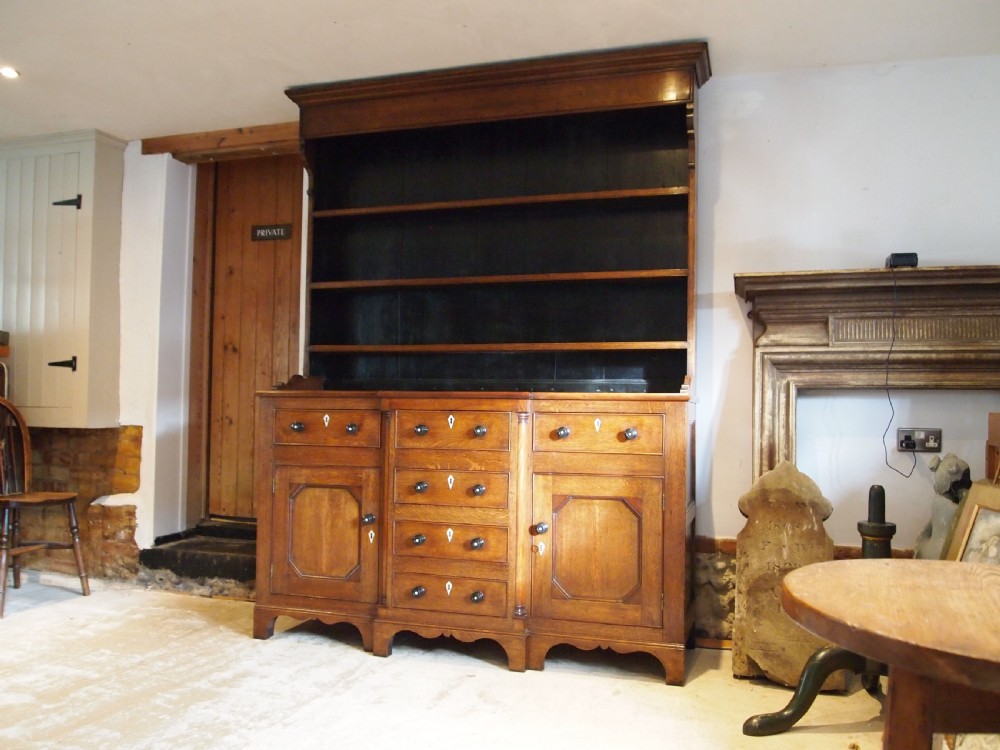 Dresser fine Welsh Oak North Wales Anglesey c1800