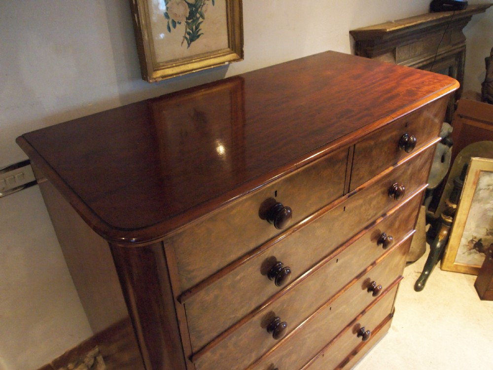 Chest of drawers stunning fine quality Victorian figured Mahogany c1850 View II