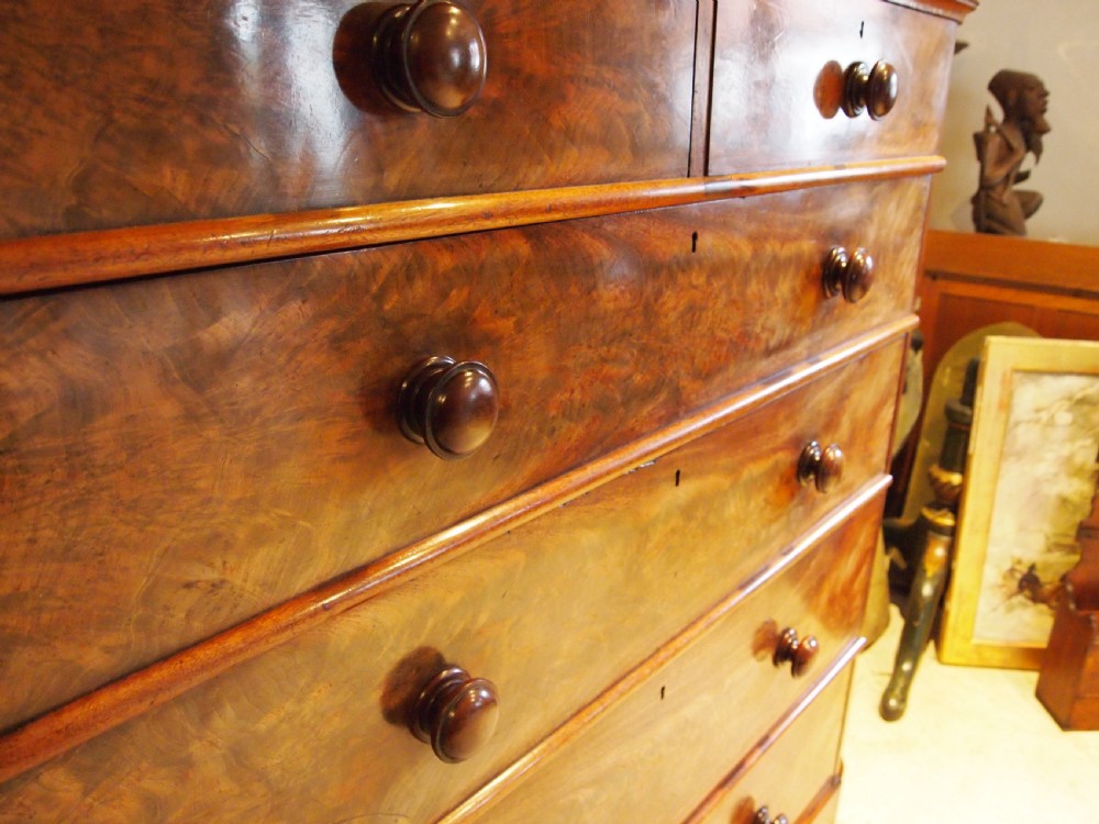 Chest of drawers stunning fine quality Victorian figured Mahogany c1850 View III