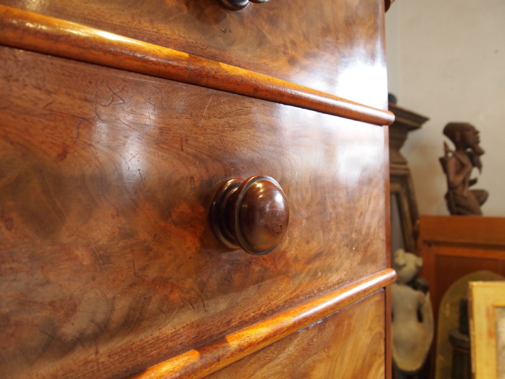 Chest of drawers stunning fine quality Victorian figured Mahogany c1850 View VII