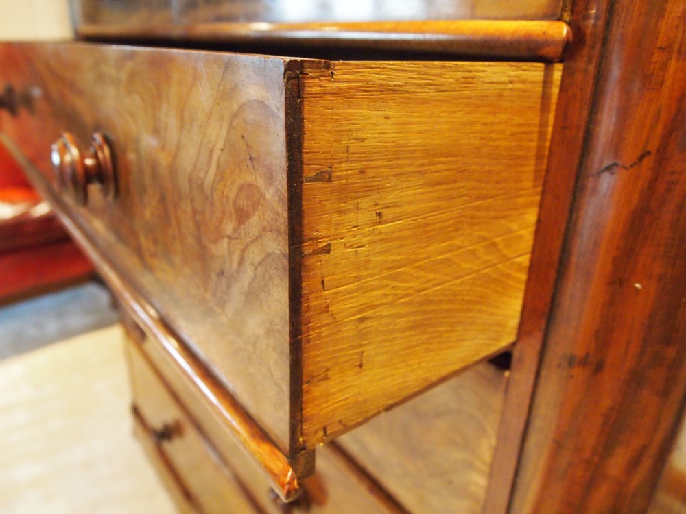 Chest of drawers stunning fine quality Victorian figured Mahogany c1850 View VIII