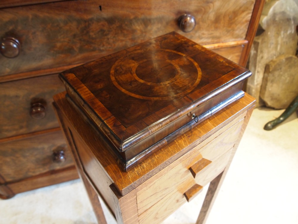 Box rare 17th century Oyster veneered Olive wood lace box c1690 View XII