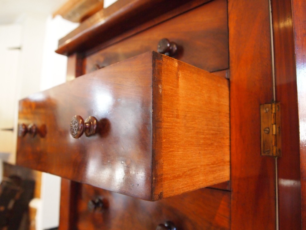 Chest of drawers fine Wellington flame Mahogany c1870 View IV