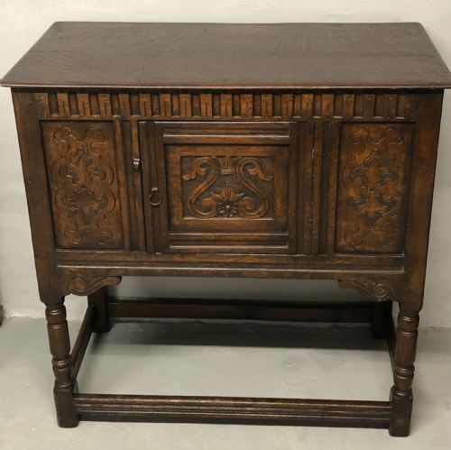 oak side cabinet - CATEGORY: ANTIQUE CUPBOARDS - DATED 1900