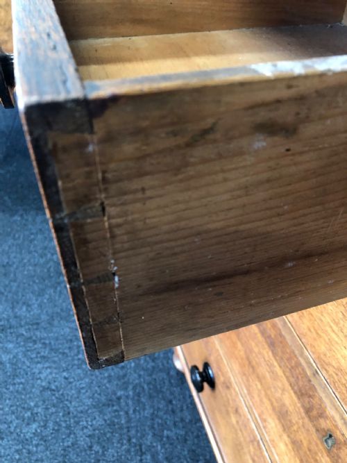 VICTORIAN OAK CHEST OF DRAWERS - ADDITIONAL PHOTO 6