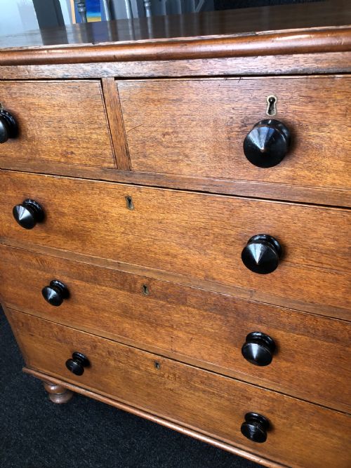 VICTORIAN OAK CHEST OF DRAWERS - ADDITIONAL PHOTO 8