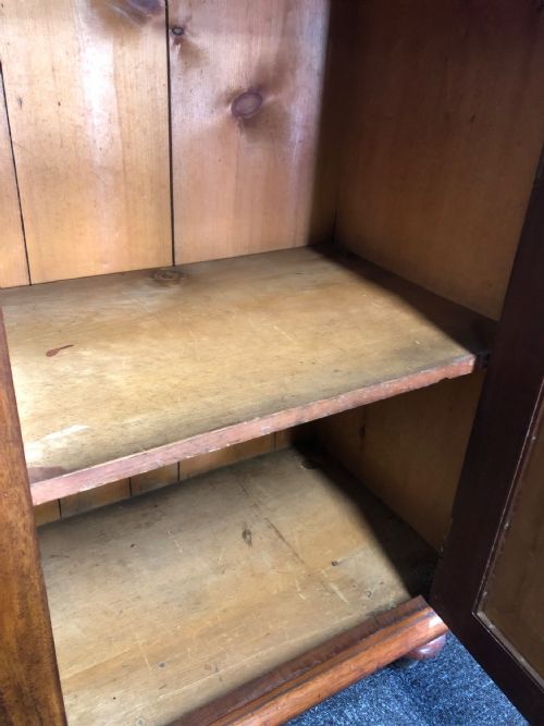 VICTORIAN MAHOGANY GLAZED BOOKCASE - ADDITIONAL PHOTO 8