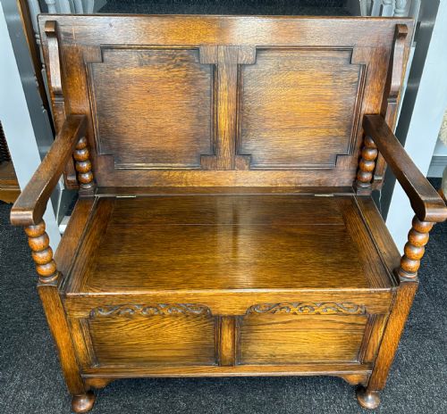 oak monks bench - CATEGORY: ANTIQUE FURNITURE - DATED 1920