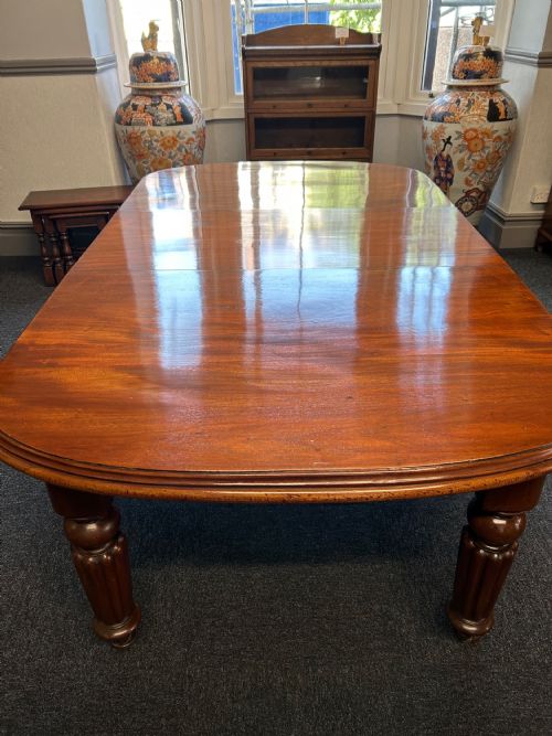 VICTORIAN MAHOGANY EXTENDING DINING TABLE - ADDITIONAL PHOTO 1