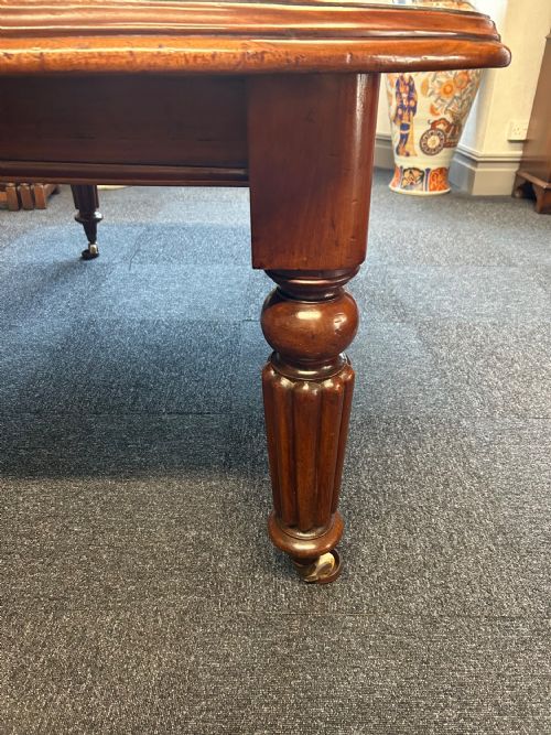 VICTORIAN MAHOGANY EXTENDING DINING TABLE - ADDITIONAL PHOTO 2
