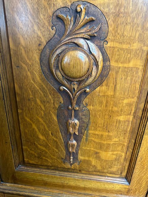 LIGHT OAK MIRROR BACK SIDEBOARD - ADDITIONAL PHOTO 2