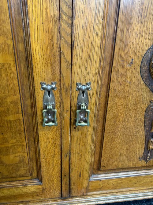 LIGHT OAK MIRROR BACK SIDEBOARD - ADDITIONAL PHOTO 3
